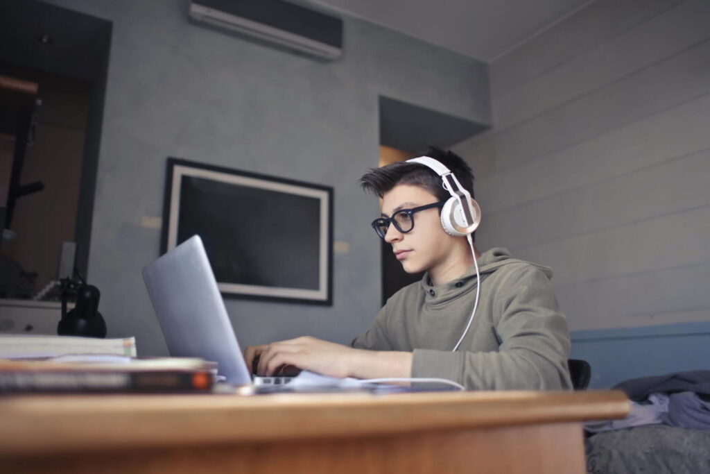 Why Online Learning is the Future of Education